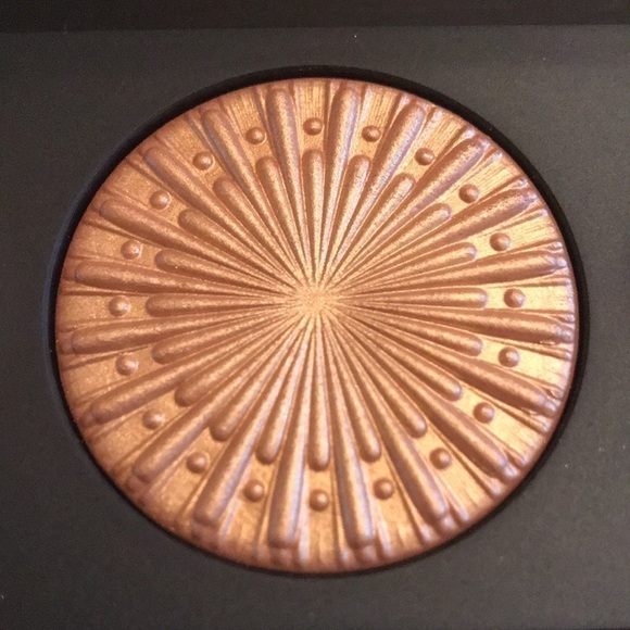 Brand New MAC Cosmetics Flashing Ice Extra Dimension Skinfinish Highlighter Trio - Picture 6 of 13